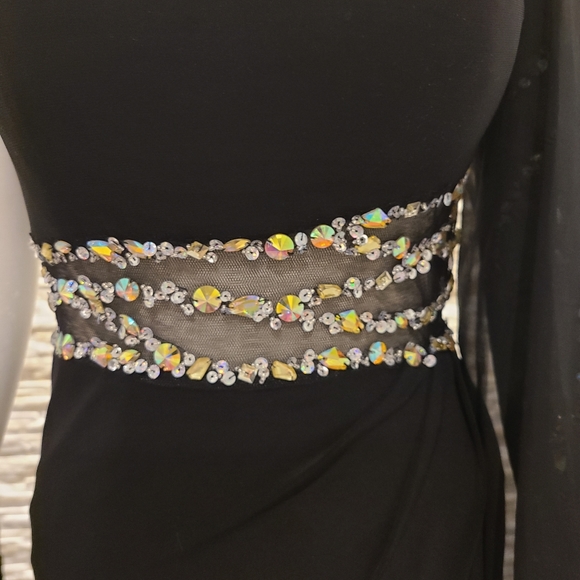 Special Occasion Cocktail Dress. - Picture 2 of 8